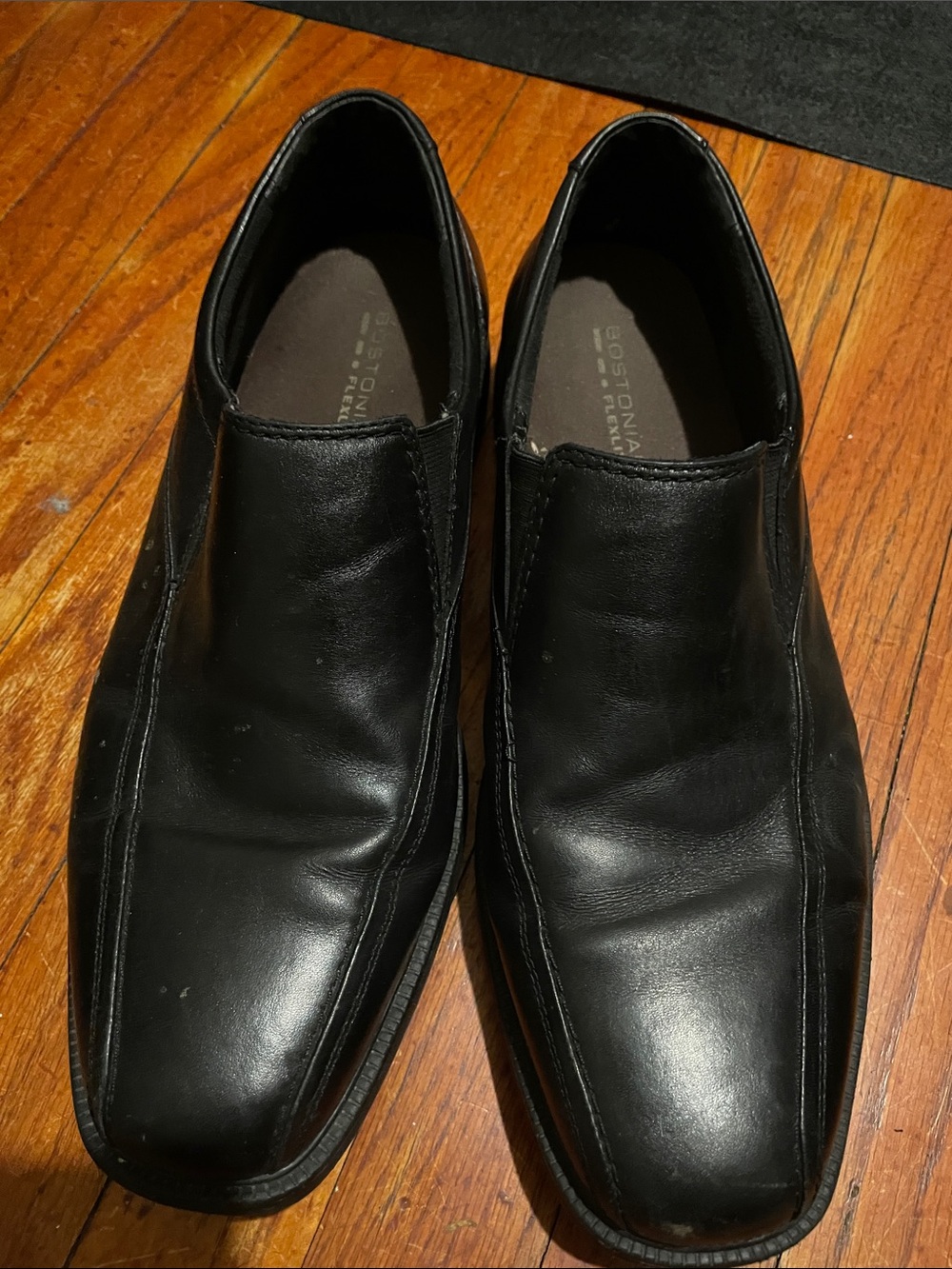 Men’s Bostonian dress shoes